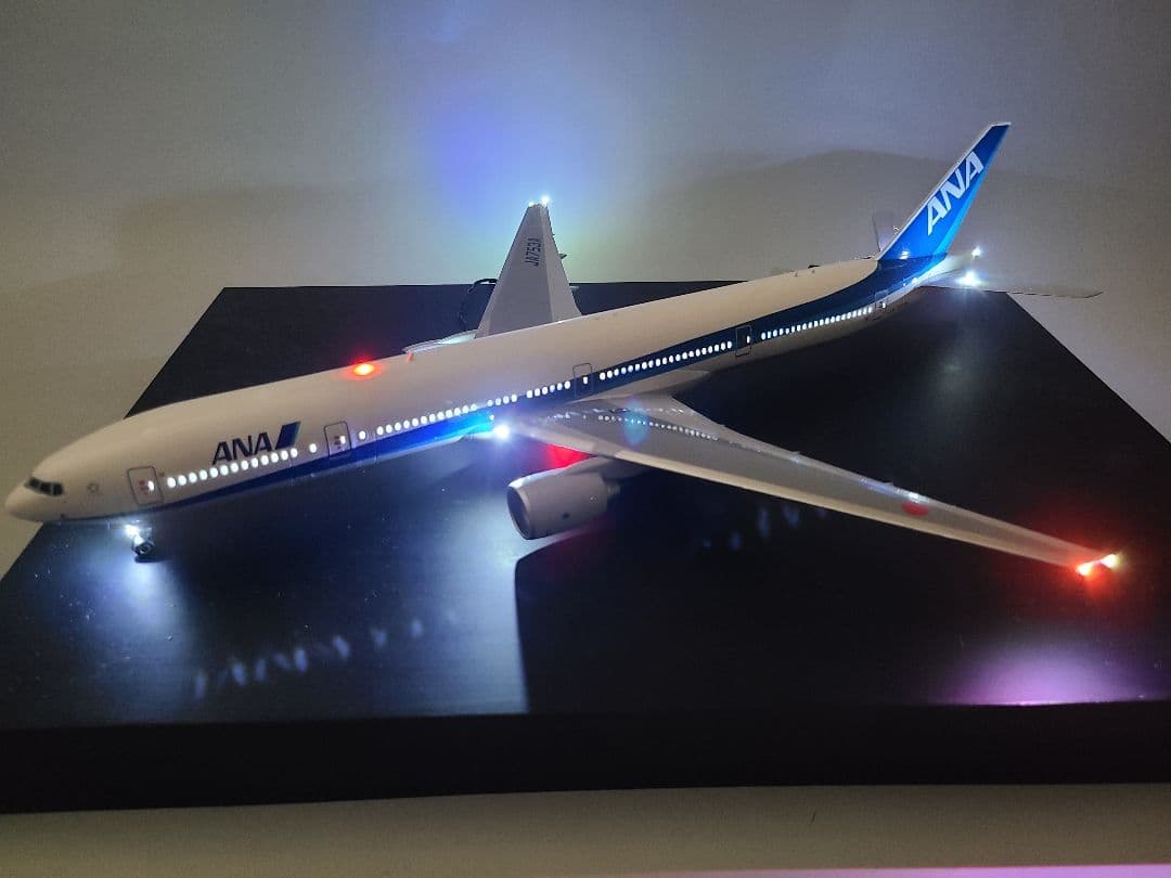 ANA ボーイング 777-300LED仕様 完成品