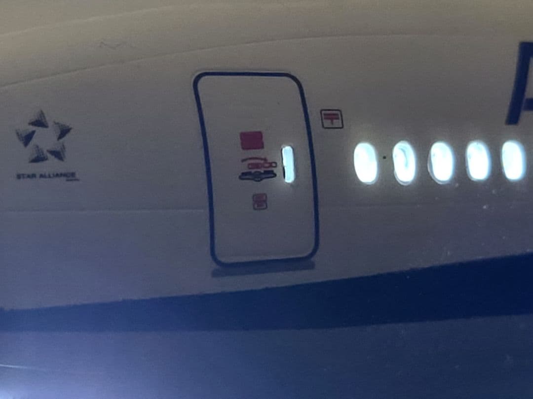 ANA ボーイング 777-300LED仕様 完成品